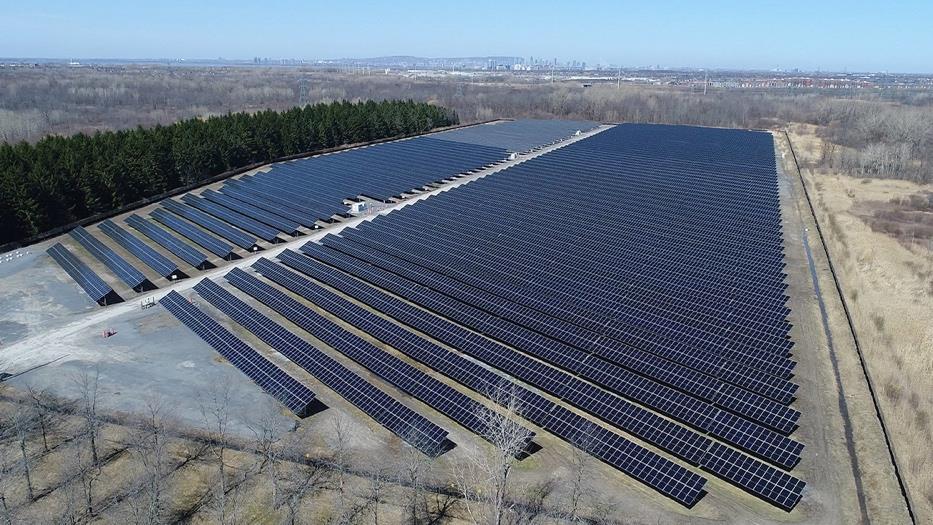 Exemple de centrale solaire au sol au Québec (référence Hydro-Québec)